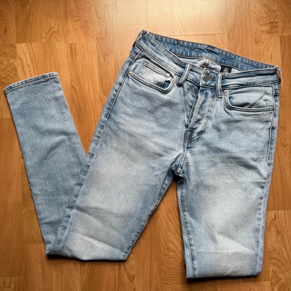 &Denim by H&M Skinny Coupe Moulante Light Wash Jeans - Size 28